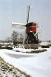 858064 Gezicht op de Buitenwegse Molen (Hollandse wipmolen, Nedereindsevaart 2) te Oud-Zuilen (gemeente Maarssen), ...